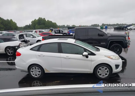 2013 Ford Fiesta Se z USA, uszkodzony, nr VIN 3FADP4BJ4DM223452